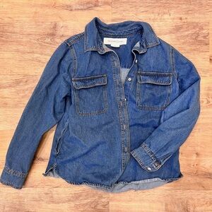 Oversized Denim Shacket with pockets M - Treasure & Bond